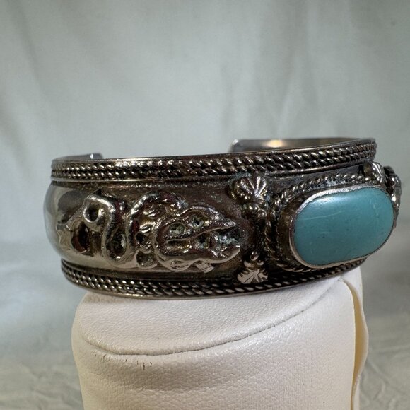 Vintage Silver Cuff Bracelet With Turquoise Stone & Intricate Engravings - Picture 4 of 11